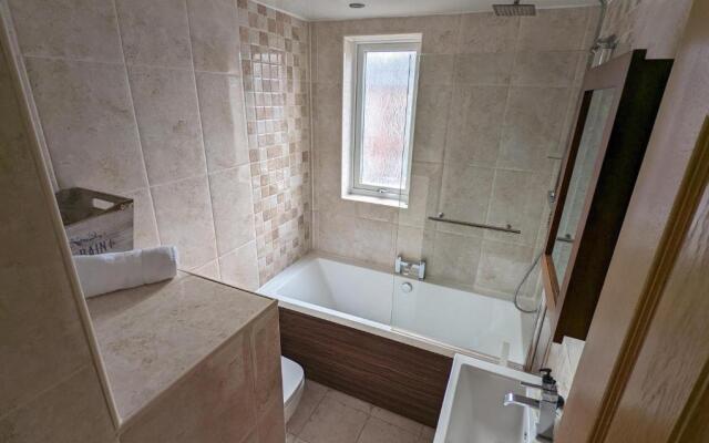 Vhouse - 2 Bed Townhouse Near Media City