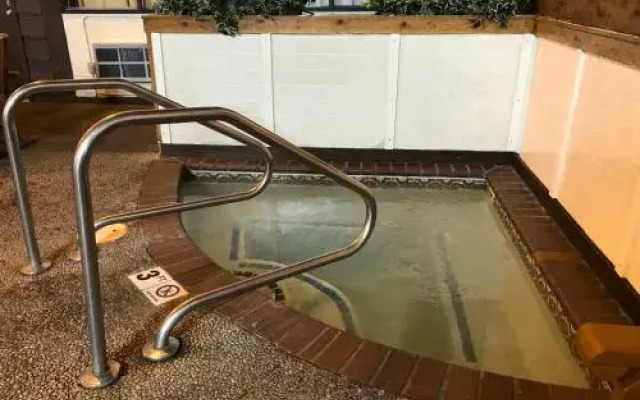 Superior & Sage Hotel