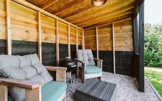 Beautiful Holiday Home in Ouddorp With Balcony