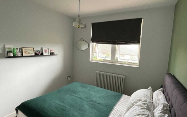 Contemporary 1BD Flat W/balcony - Stoke Newington!