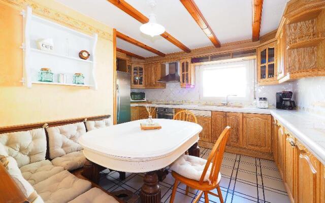 Peni 83 - Four Bedroom