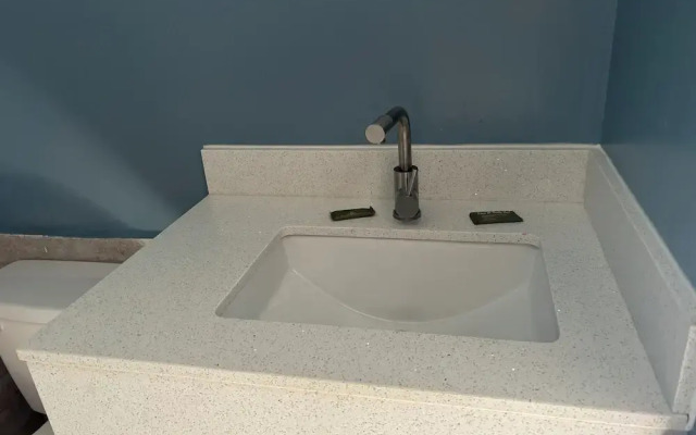 Budget Inn Express