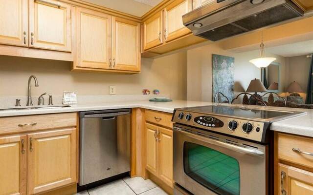 Compass Point Condominium