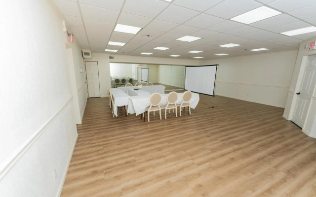 Boardwalk Inn and Suites