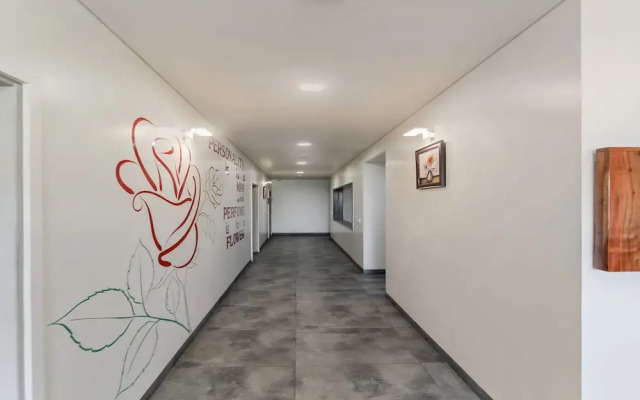 Capital O 17305 Hotel Fleur