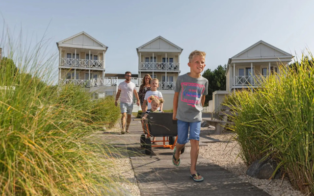 Comfy Kidsvilla Near the Beach