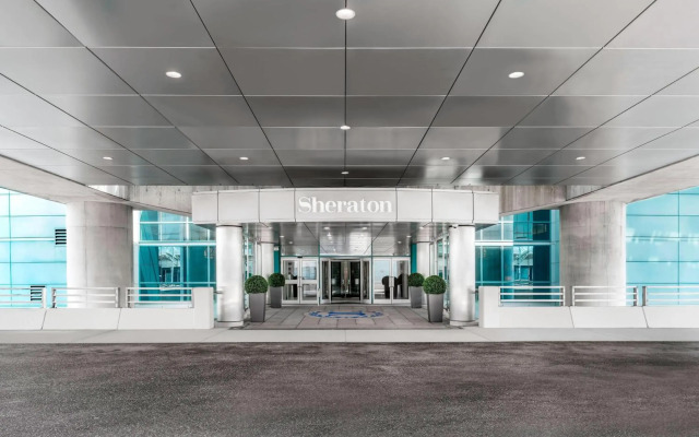 Sheraton Gateway Hotel In Toronto International Airport
