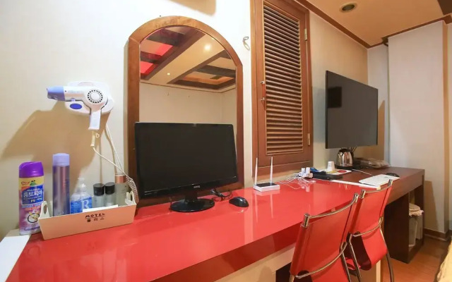 Hotel Plus