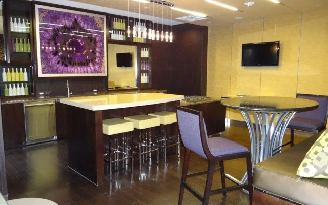 Weichert Suites at Foggy Bottom