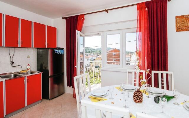 Spacious Apartment in Banj With Terrace