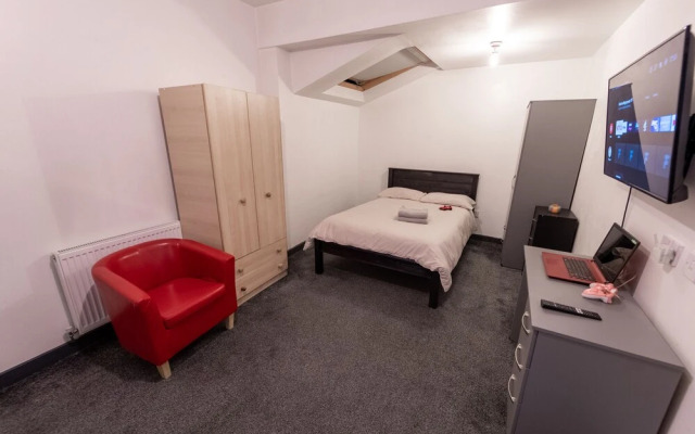 966 Pershore Road Studios In Guest House