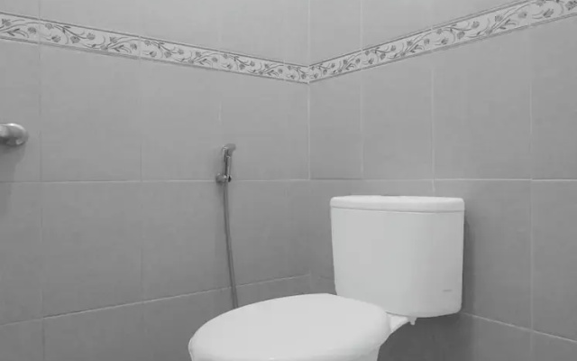 OYO 94919 Nay Guesthouse Dan Kost