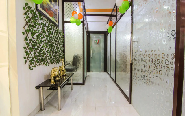 OYO 8680 Hotel Vaishnavi Inn