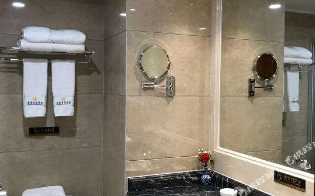 Wanlong Business Hotel
