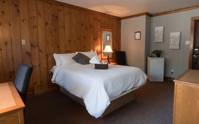 Comme Chez Soi Restaurant & Auberge