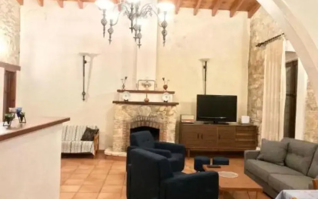 Guest House 2 Bedrooms 1 Bathroom Lofou