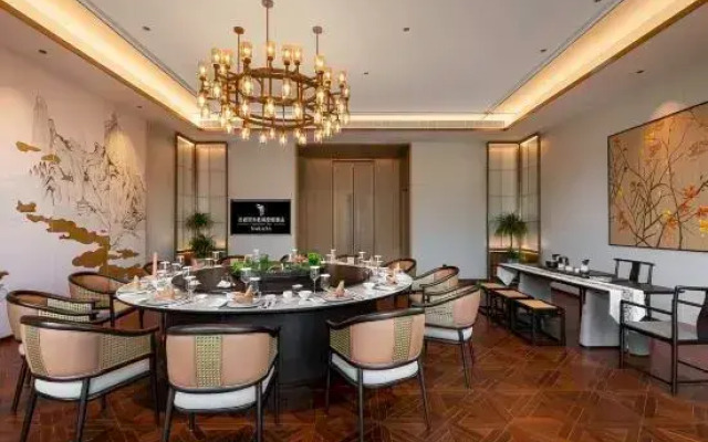 Longyan Guan Zhai Jun Lan Resort Hotel
