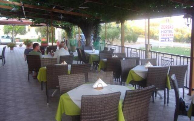 Zorbas Hotel