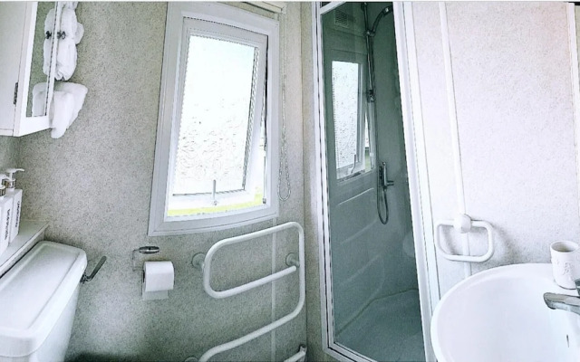 Impeccable 2-bed Static Caravan in Morecambe