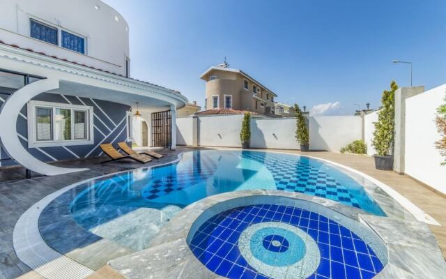 Extraordinary Villa With Private Pool in Antalya