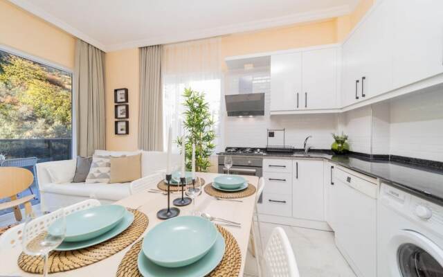 Modern Flat With Shared Pool and Balcony in Alanya