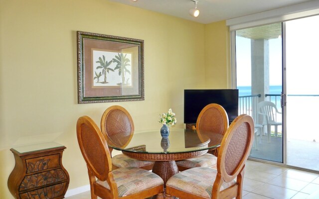 Luxurious Beachfront Condo With Glorious Ocean Views