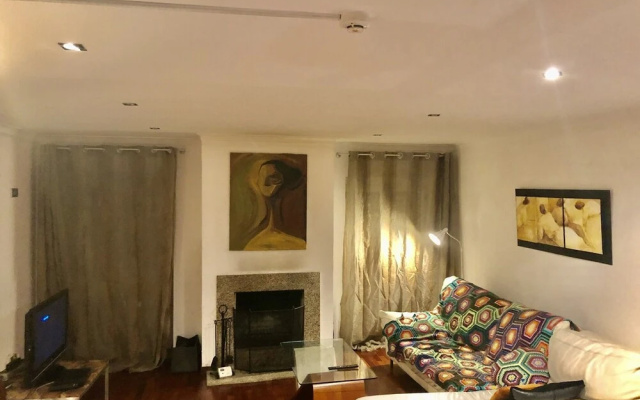 Patio das Escadas - Three-bedroom House in Porto