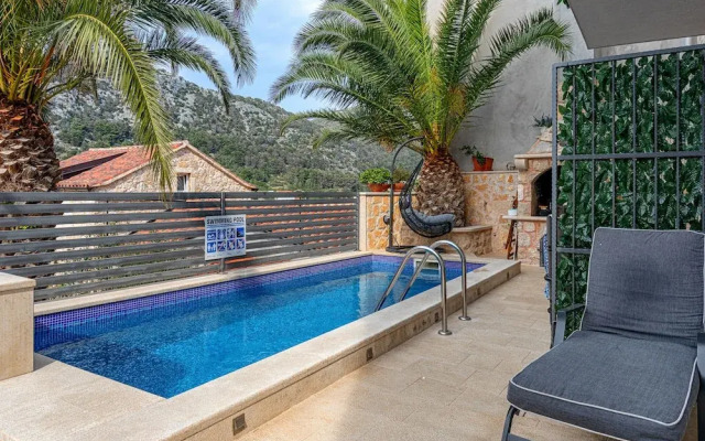 Villa Capitis in the Centre with luxury pool