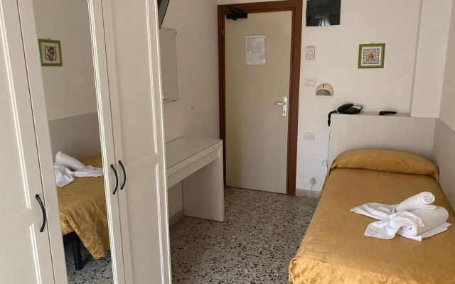 Hotel Modenese