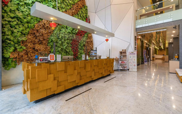 Ascent Hotel and Cafe