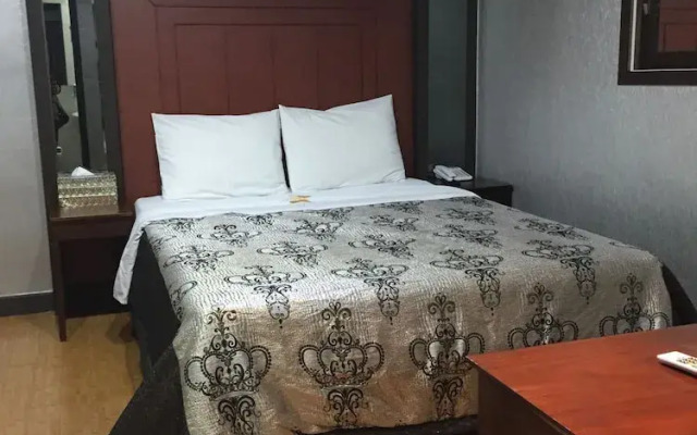 Equus Motel