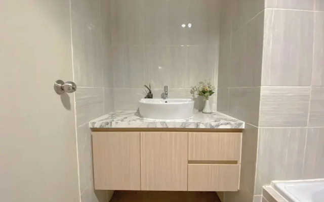 Cozy And Functional Studio Apartment At Vasanta Innopark