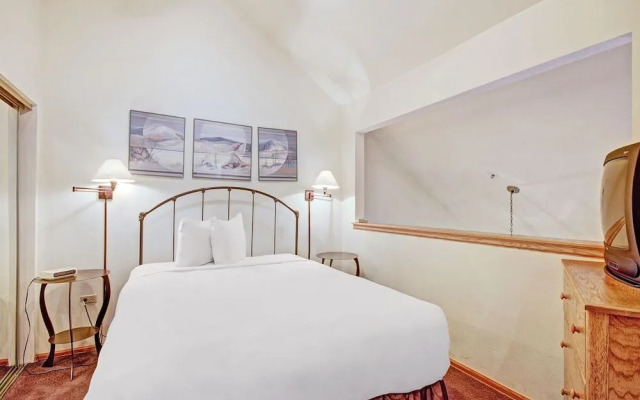 River Mtn Lodge E305