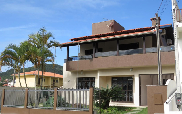 Bombinhas Brasil Residence II Guest House