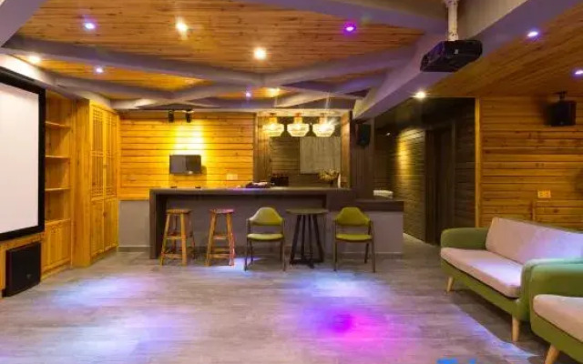 Wuyuan Fangzi Tea Homestay (Wuyuan High-speed Railway Station Xiangao Ancient City Branch)