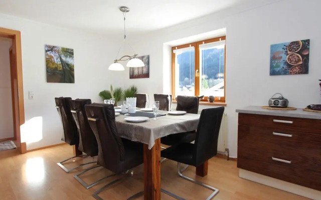 Cozy Apartment with Garden in Mühlbach
