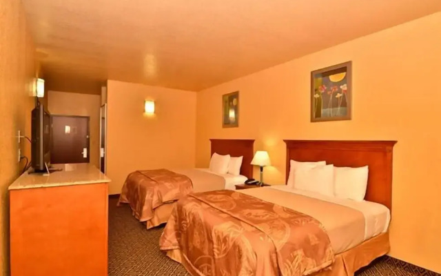 Hiway Inn Express Of Broken Bow