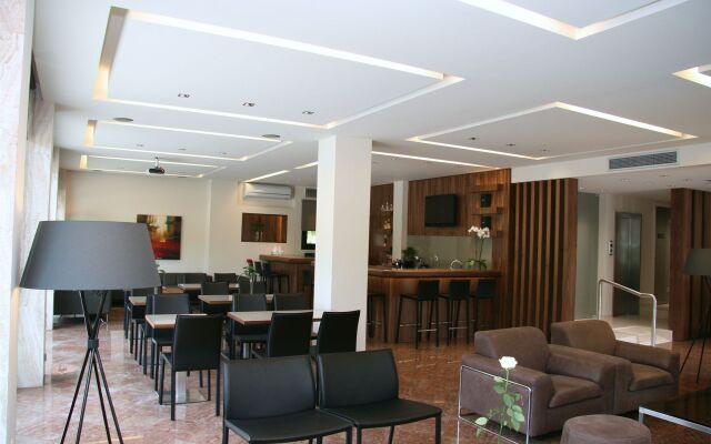 Alexakis Hotel & Spa