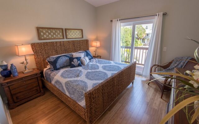 Azure Beach House Apartment 3