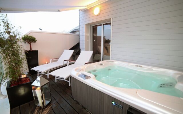 Modern Apartment Near Beach in Benodet France