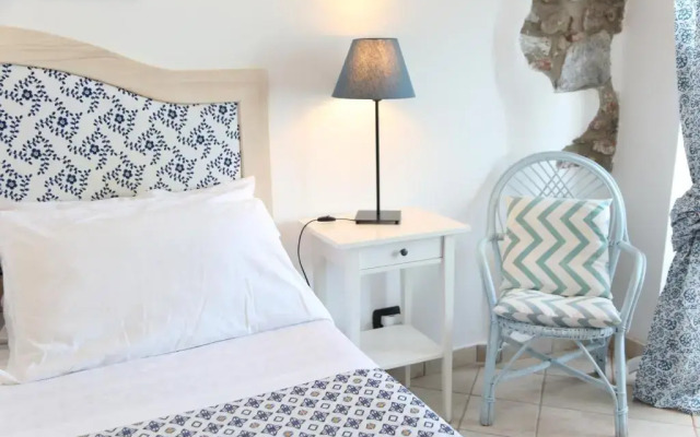 SELF Apartments - Coastal Suite and Central Balcony