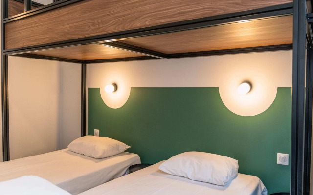 Beau M Paris Hostel