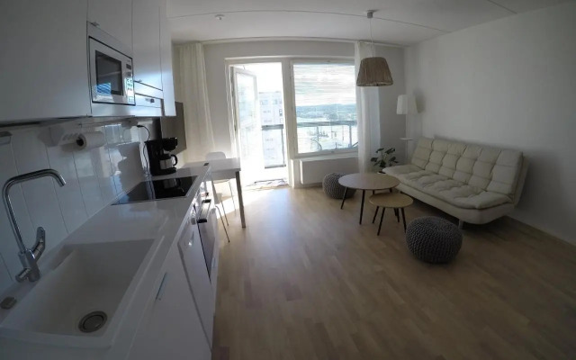 Soolo 7th floor lake view