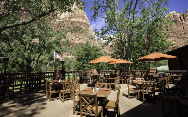 Zion Lodge