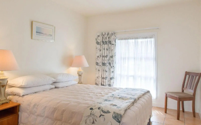 The Commodores Lodge