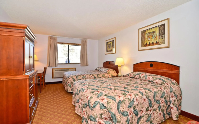 Econo Lodge Inn & Suites Madras
