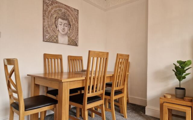 Dysa Abbey House