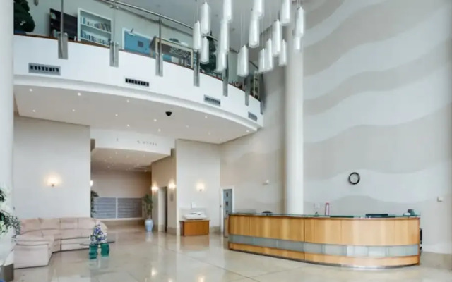 Starboard - Spacious Two-bedroom Apartment