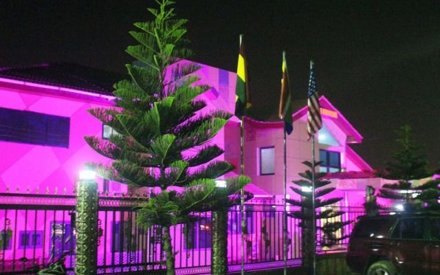 Triple Hill Hotel
