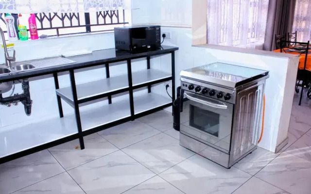 Manacomfy - 14bed House - 4 Baths - Victoria Falls